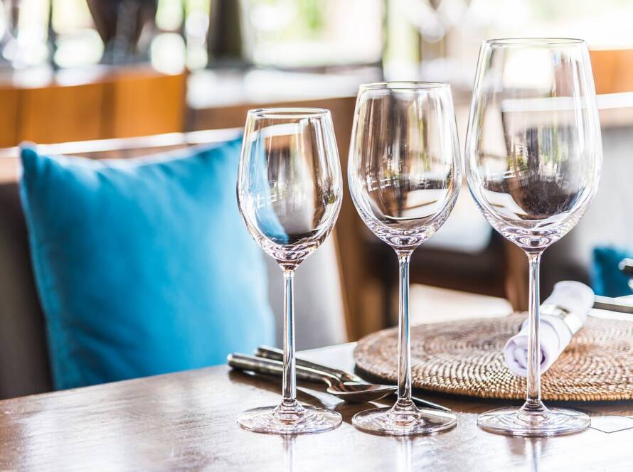 How to Choose Glassware Rentals for Kingston Events